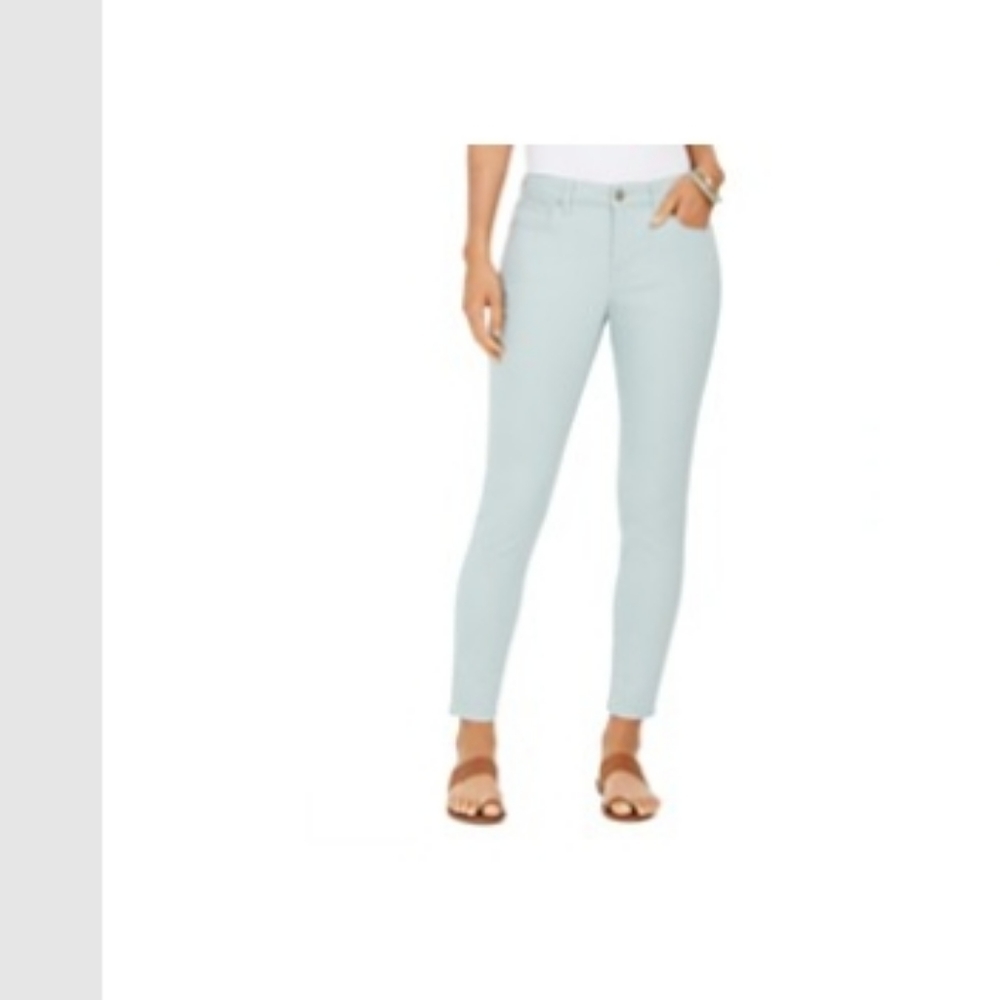 Skinny 'Frost' midrise tummy control jeans, size 6